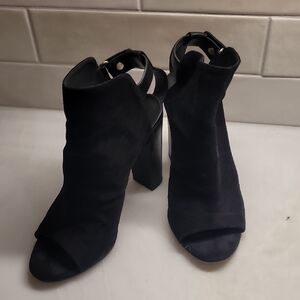 Iconic VINCE Black Open-Toe Block Heel Ankle Booties